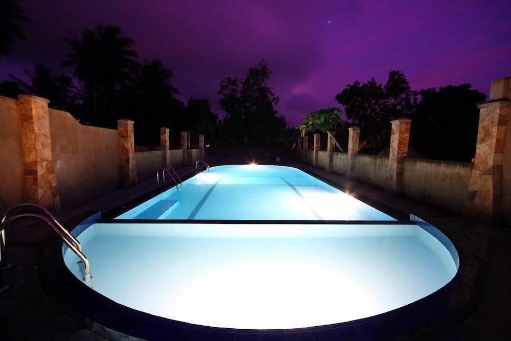 Lavendish Beach Resort Унаватуна Екстер'єр фото