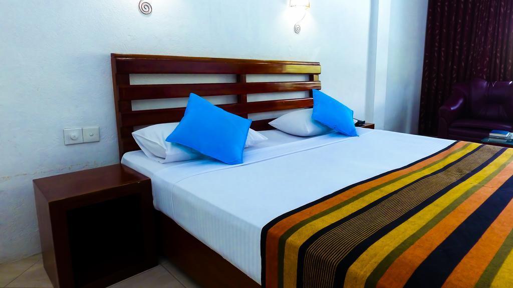 Lavendish Beach Resort Унаватуна Екстер'єр фото