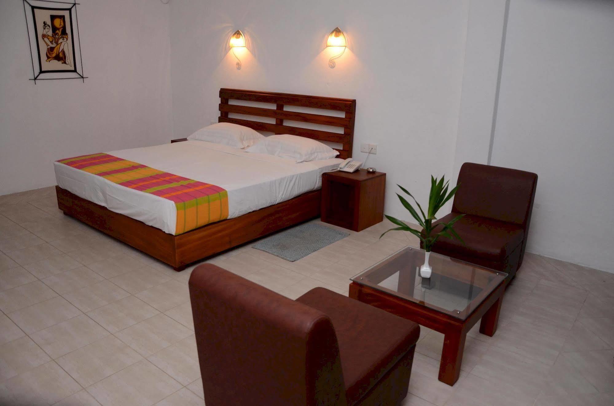 Lavendish Beach Resort Унаватуна Екстер'єр фото