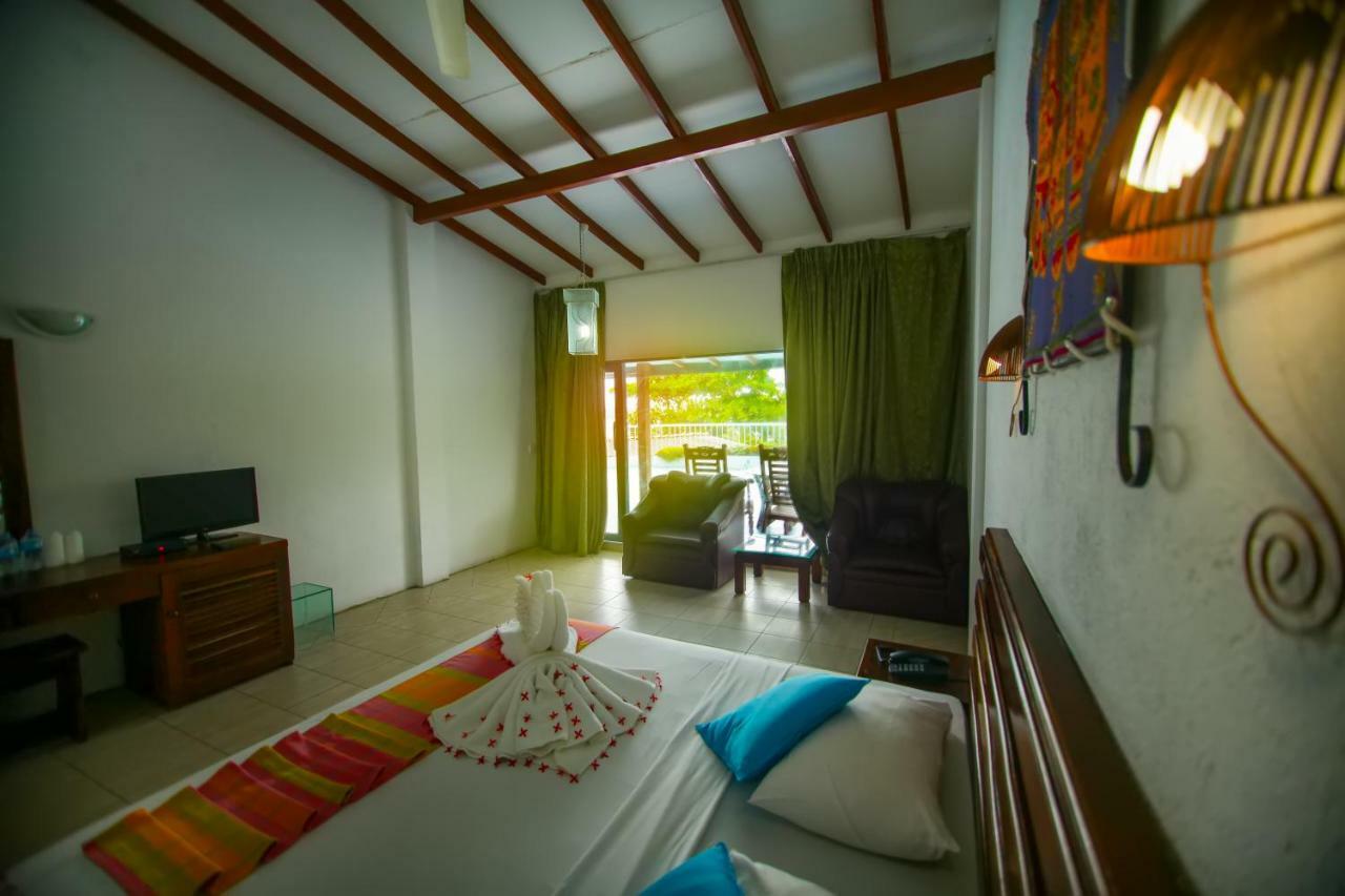 Lavendish Beach Resort Унаватуна Екстер'єр фото