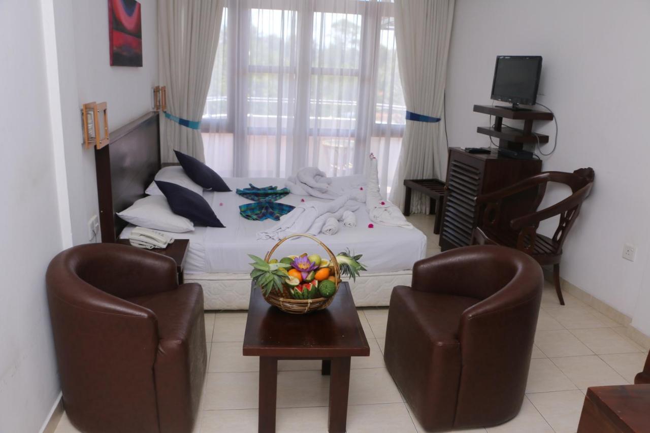 Lavendish Beach Resort Унаватуна Екстер'єр фото